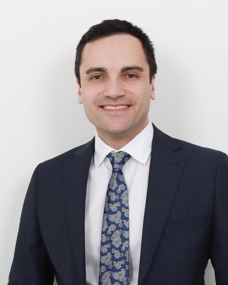 Assoc. Prof. Dr. Ayhan Işık Erdal — breast augmentation specialist and FACS certified plastic surgeon in Istanbul, Turkey